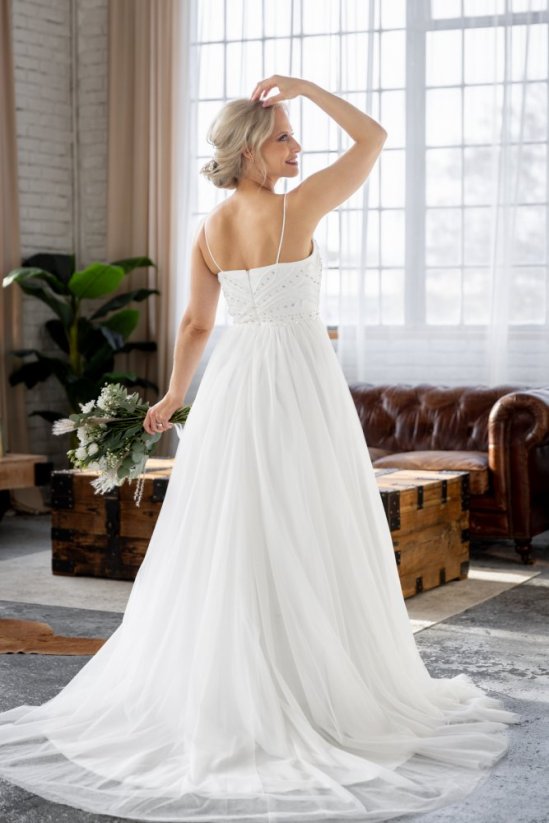 Svatební šaty Karolína - Barva: Ivory, Řešení zad: Zip, Velikost: Šaty na míru