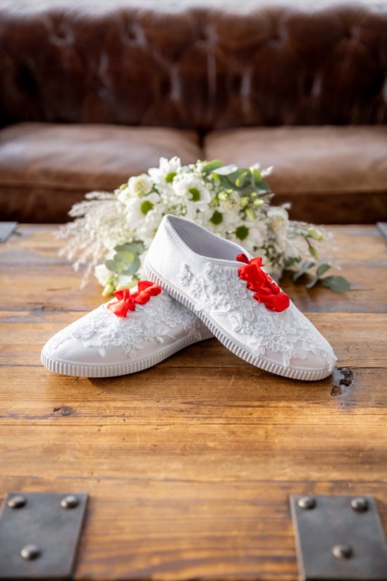 Svatební tenisky - Barva tkaniček: Červená, Velikost boty: 40
