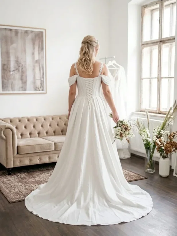 Svadobné šaty Daisy - Farba: Ivory, Riešenie chrbta: Šnurovanie, Veľkosť: 44