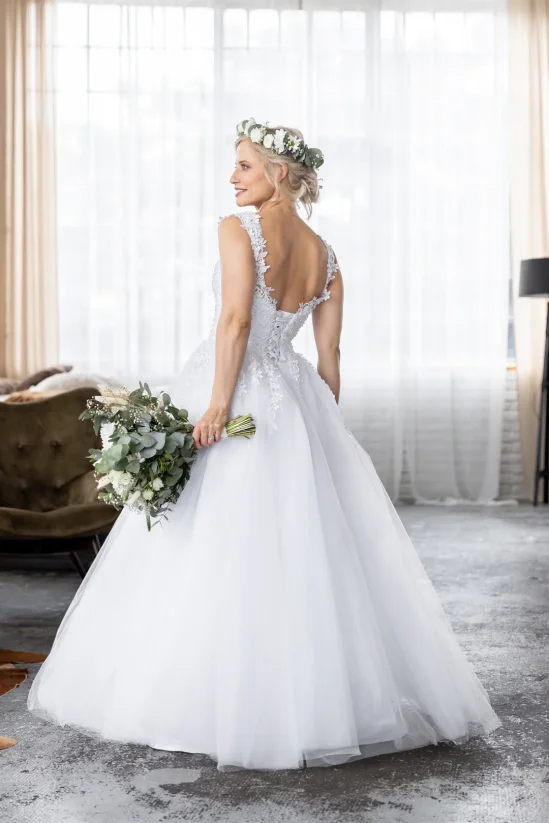 Svatebni saty Elena back