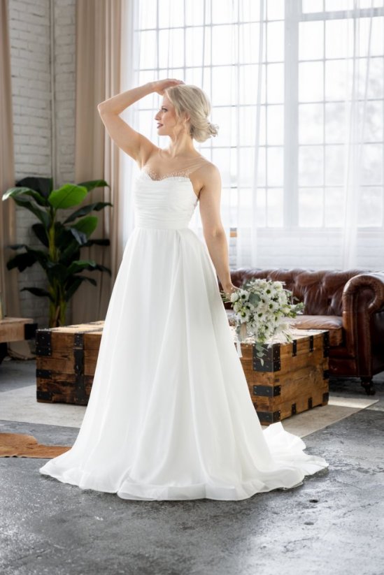 Svatební šaty Julie - Barva: Bílá, Velikost: Šaty na míru