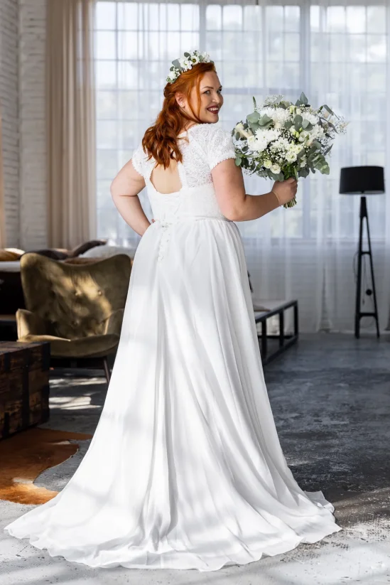 Svadobné saty Ilona back